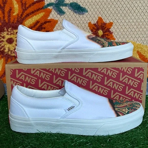 Vans Classic Slip On Big Reveal True White/Paisley Men's sneakers